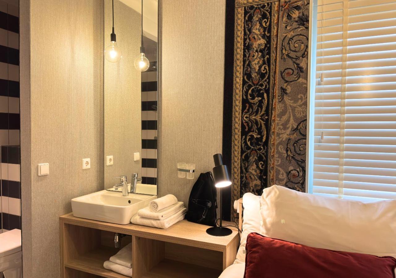 Double Room,1670718093:JPEG