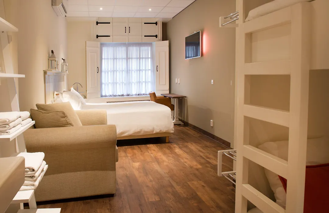 Hotel Jo Van Den Bosch-1